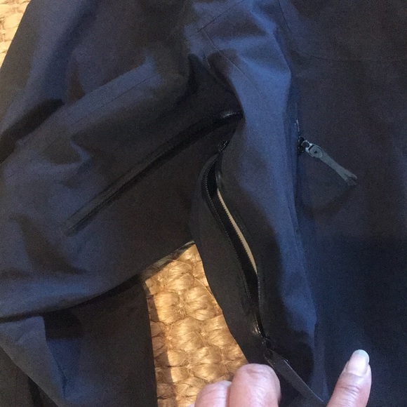 COPY - ARC’TERYX JACKET - Picture 2 of 14